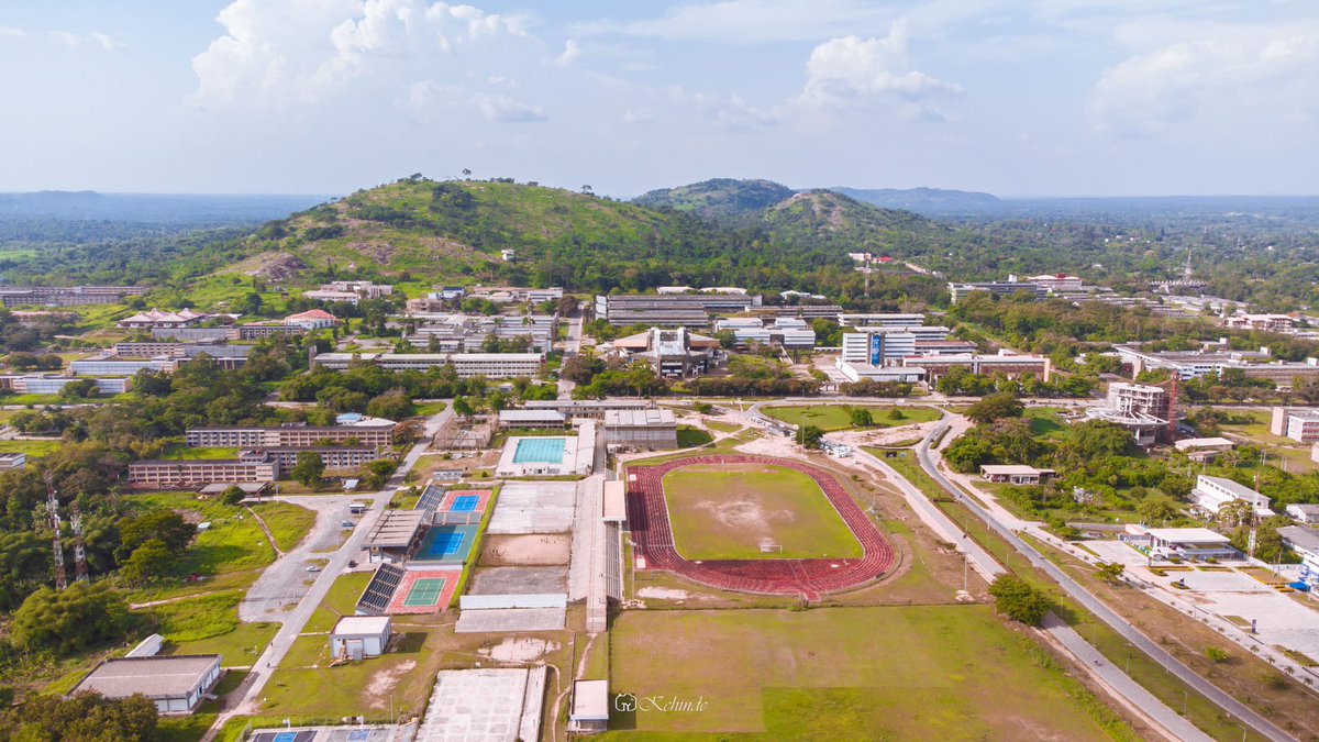 kehindejohnty's tweet photo. Feeling on top of the world with these breathtaking aerial views of OAU Campus 😮‍💨📸🔥

Kindly retweet for others to see this captivating shots ❤️

Share your favourite slide of aerial shots below! 👇🏾

 #OAUCampusFromAbove 📸#DronePerspective ✨ https://t.co/oMYGypR10F