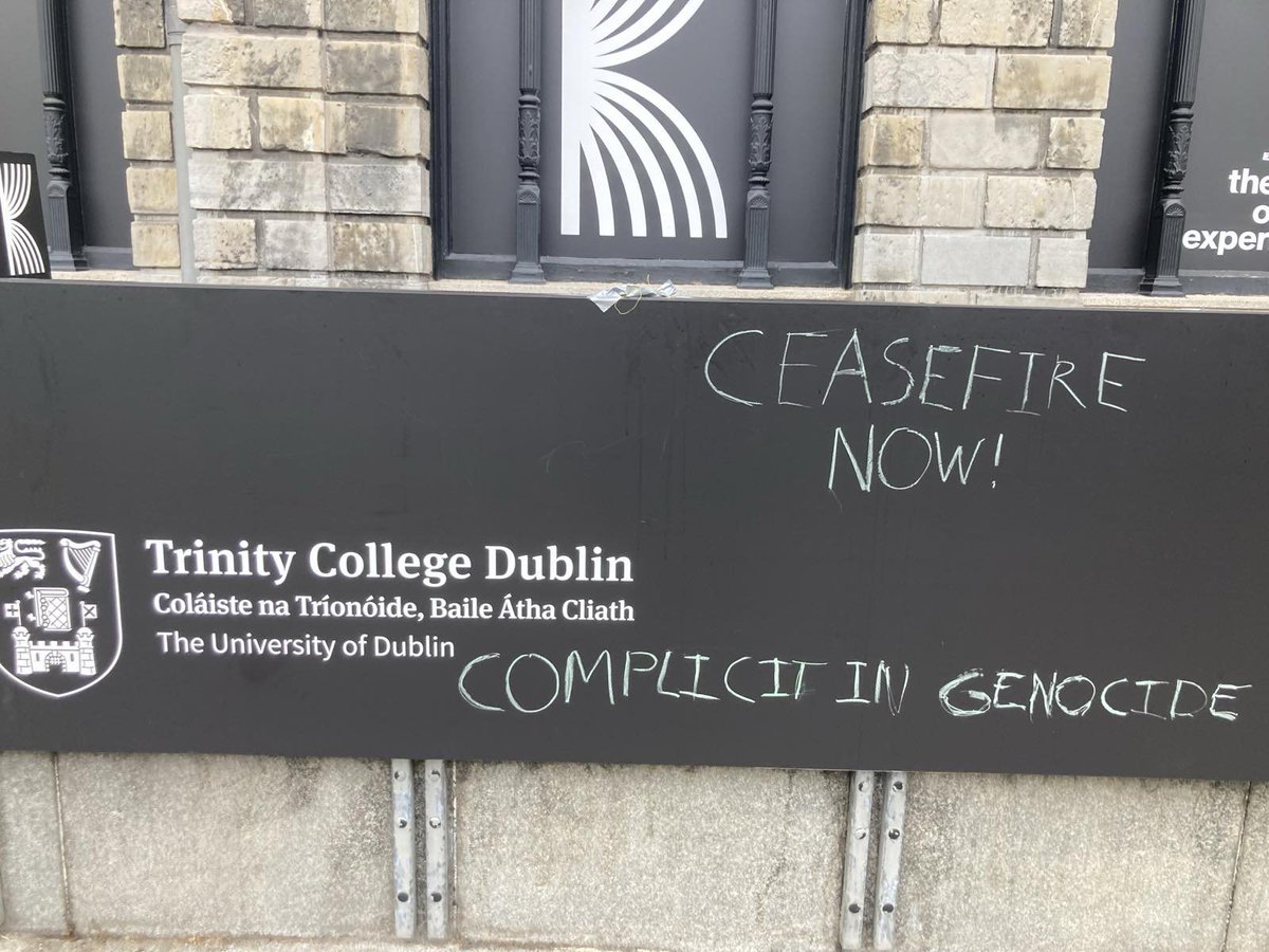 Trinity College is in the centre of Dublin and is a major tourist attraction. To see it draped in Palestinian flags and occupied by students was something special. College Green, outside, was full of hundreds of supporters chanting: 'We believe you will win' 💚🇵🇸