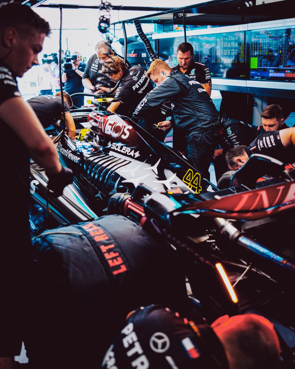 #F1 – Last preparations before the Sprint Race starts at 6:00 PM CEST. ⏱️

#MiamiGP #WeLivePerformance
