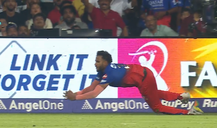 #RCBvGT

What a catch by Vyshak 🔥