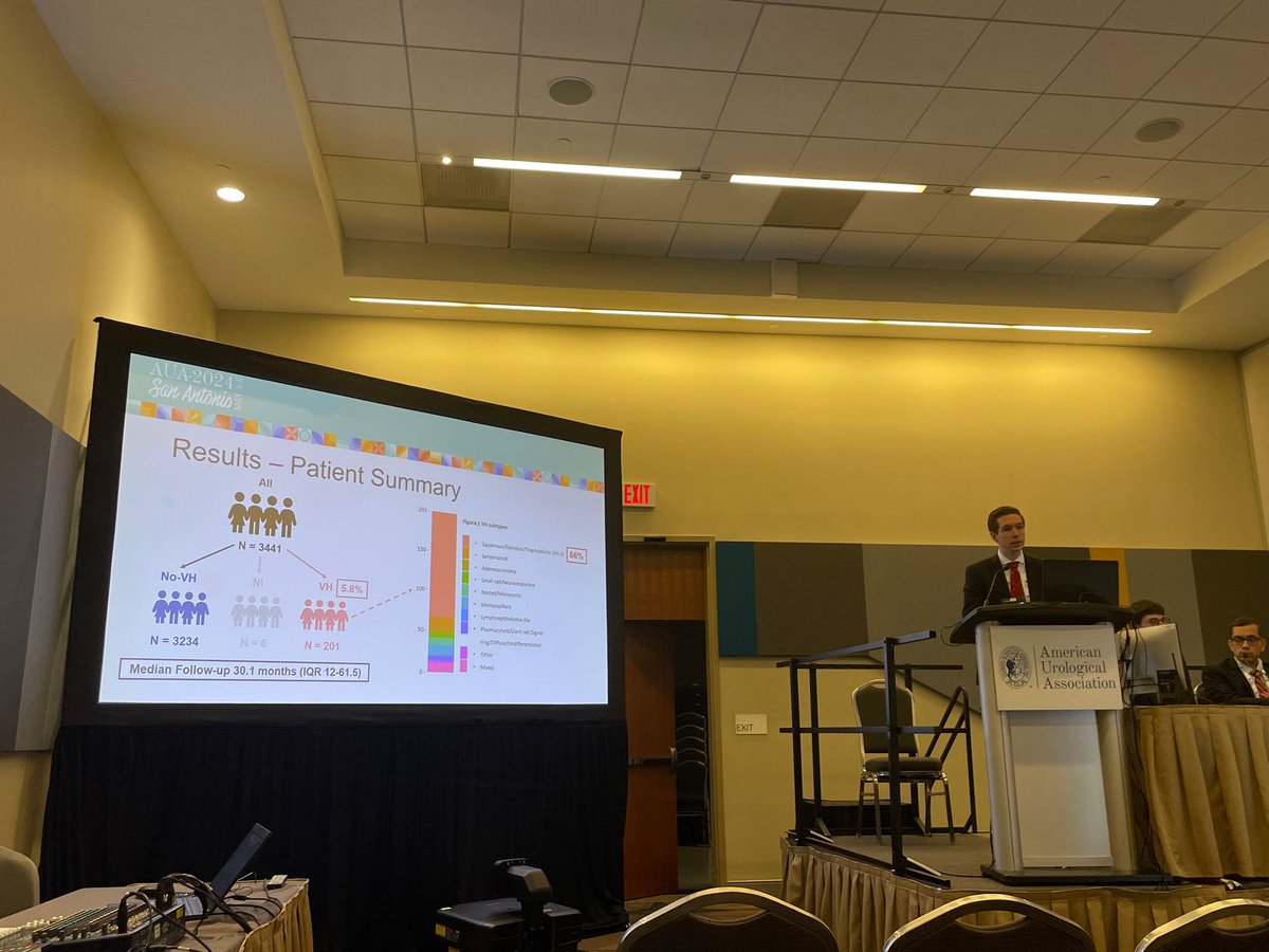 Congratulations to former post-doc @PallaufM presenting our work on UTUC variant histologies from a large internatl consortium! Still looking sharp in that @brady_urology tie @AmerUrological #AUA24 @DrShariat @BenjaminPradere