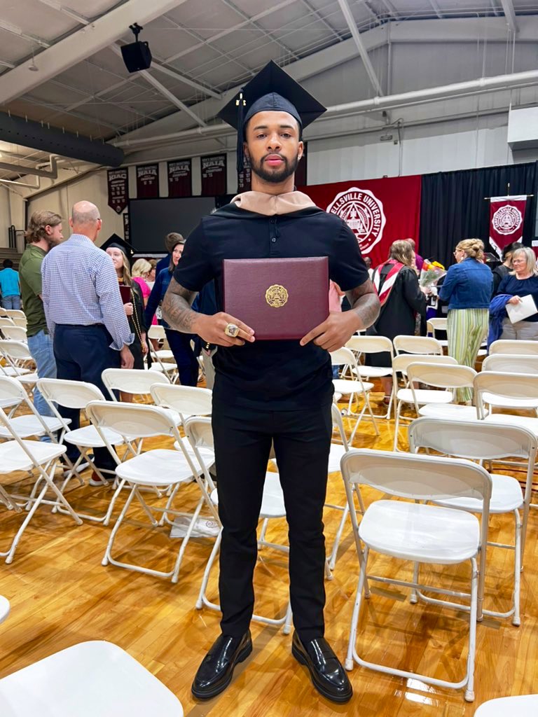 Four Year - Graduate and 2022 National Champion <a href="/502tyron/">Tyron Duncan</a> became the 1st player in program history to receive his Masters Degree 

🎓

#GoPioneers🪜