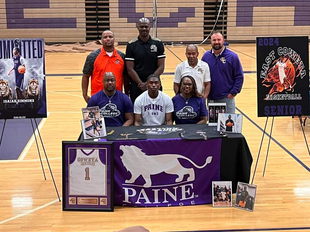 MissouriSimmons's tweet image. Congratulations @IsaiahSimmons_  on committing to @PaineCollege So proud of you son! Thanks @GAKnights and @Royalm44 for your unwavering support!! This combo helps make dreams come true!! #Bball4Life #Zhaefavoritefan #HeadedtotheLionsDen #ECHSbasketball #Paineherewecome
