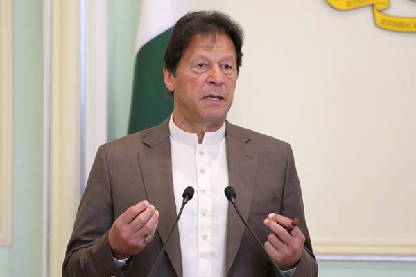 عمران خان کو جیل میں ستا رہا ڈر، کہا پاک فوج اب مجھے مارنے کا منصوبہ بنا رہی ہے
پاکستان کے سابق وزیراعظم عمران خان نے ملک کی ابتر صورتحال پر دکھ کا اظہار کرتے ہوئے کہا ہے کہ طاقتور عسکری قیادت اب صرف انہیں مارنے کی فراک میں ہے۔ خان نے کہا کہ ملک کے حالات اتنے خوفناک ہیں کہ ان…