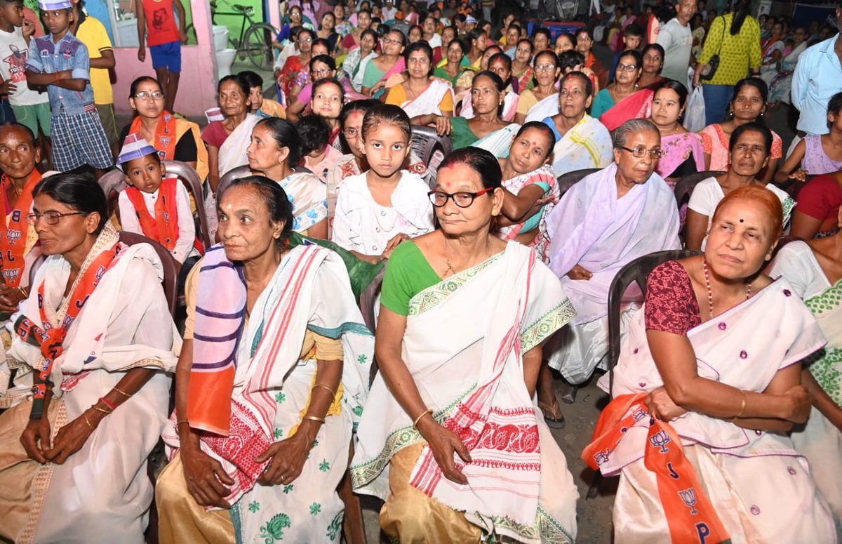 Along with AGP Working President Shri @keshab_mahanta and NDA supported AGP candidate for Barpeta LS constituency Shri Phani Bhusan Choudhury, campaigned at Patbausi today. I urged all to vote for Shri Choudhury to elect him to the Lok Sabha by a huge margin for comprehensive…