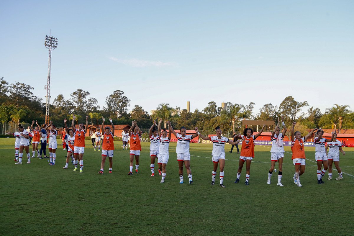 Amanhã é dia de torcer pelo #FutebolFemininoTricolor!

Vamos pra Cotia? A entrada é gratuita!

⚽️ @BRFeminino 
🆚 Atlético-MG
🏟️ CFA Laudo Natel
⏰ 15h

#FutebolFemininoTricolor 
#VamosSãoPaulo 🇾🇪