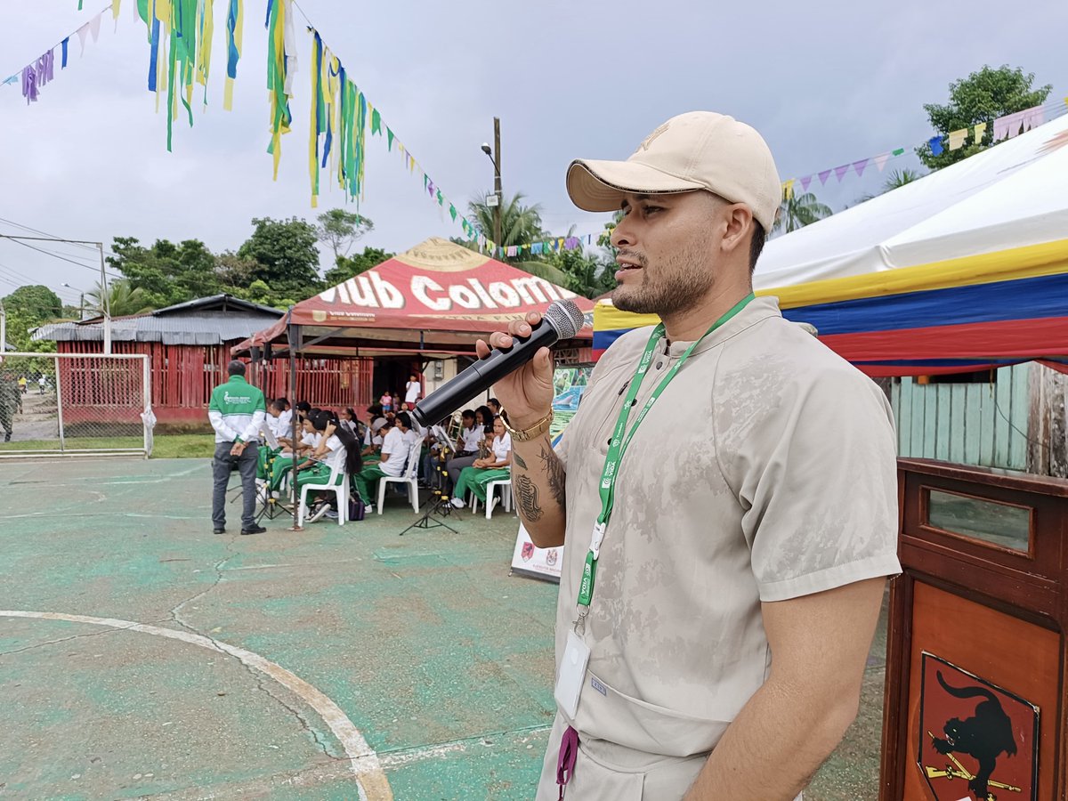 En Leticia #Amazonas, la #Brigada26 junto @AlcaldiaLeticia, @DefensoriaCol, @Registraduria, entre otras autoridades, se unieron para beneficiar a la población civil con una Jornada de Apoyo al Desarrollo, brindando atención médica, jurídica y de recreación. #GarantesDelDesarrollo