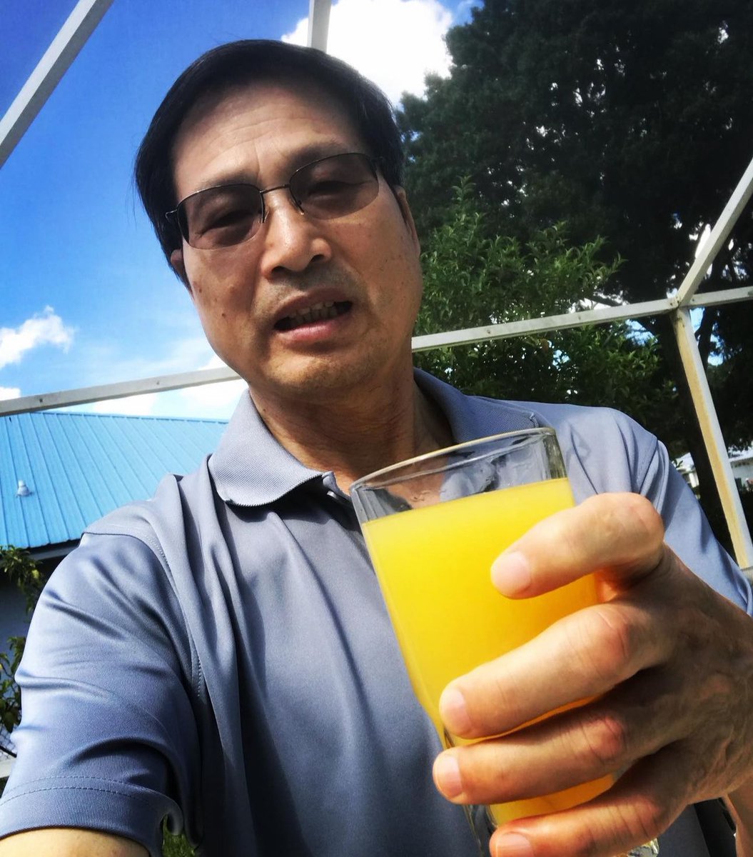 UFIFAS_IRREC's tweet photo. A salute to National Orange ๐ Juice Day from #UFIFASIRREC Associate Director Dr. Zhenli He.
@floridaorangejuice #NOJD @freshfromFL @missFloridaCitrus https://t.co/dSwNGUi8CH