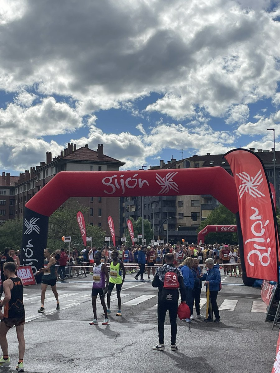 Minutos previos a la salida de la #MBAMMGijón del 2️⃣0️⃣2️⃣4️⃣