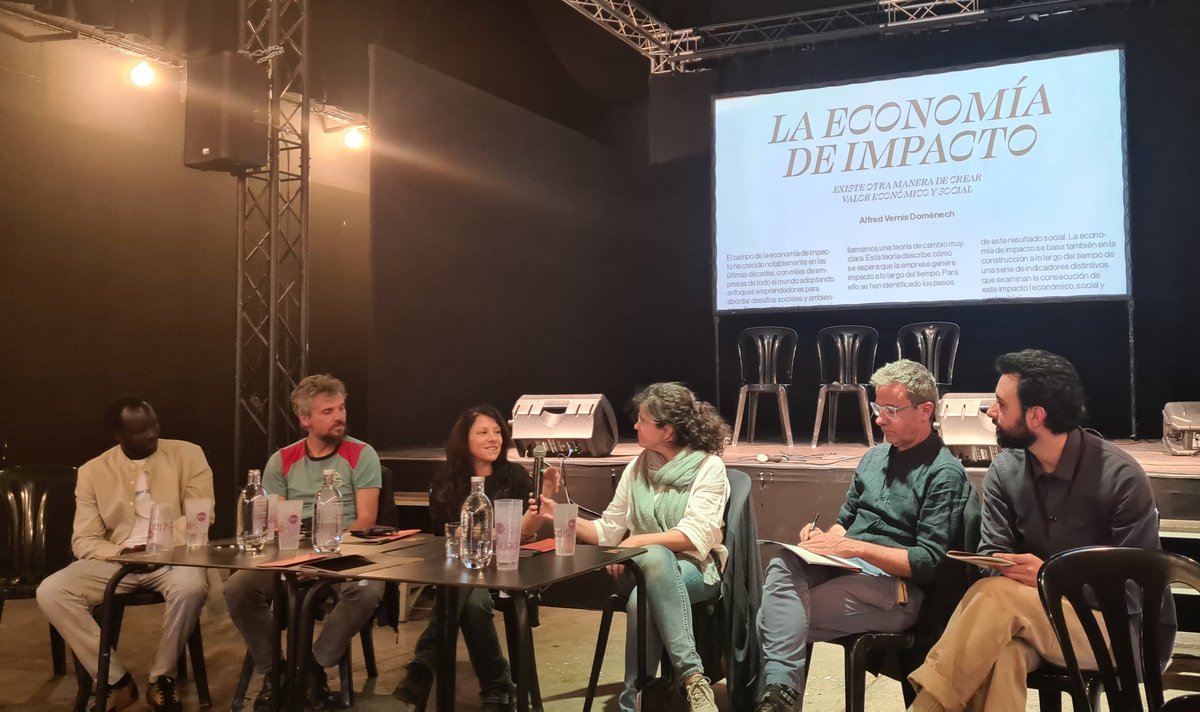 Hoy celebrando con <a href="/Mescladis/">Mescladís</a> en torno a economiaS transformadoras. 
Iniciativas centradas en las personas que buscan un #ImpactoSocial medible y sostenible.
Muy inspirador!

Colaborar para #Innovar

<a href="/Educo_ONG/">Educo</a> #FondodeFundaciones