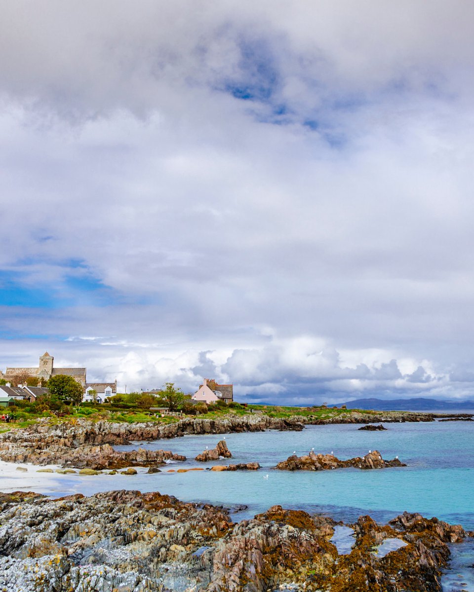 🌊 From the soothing blues of the sea to the lush greens of the landscape, every hue of our island tells a tale of natural beauty. Let the colours of Iona mesmerise your soul and inspire your next adventure. 

#StColumbaHotel
#VisitMullAndIona