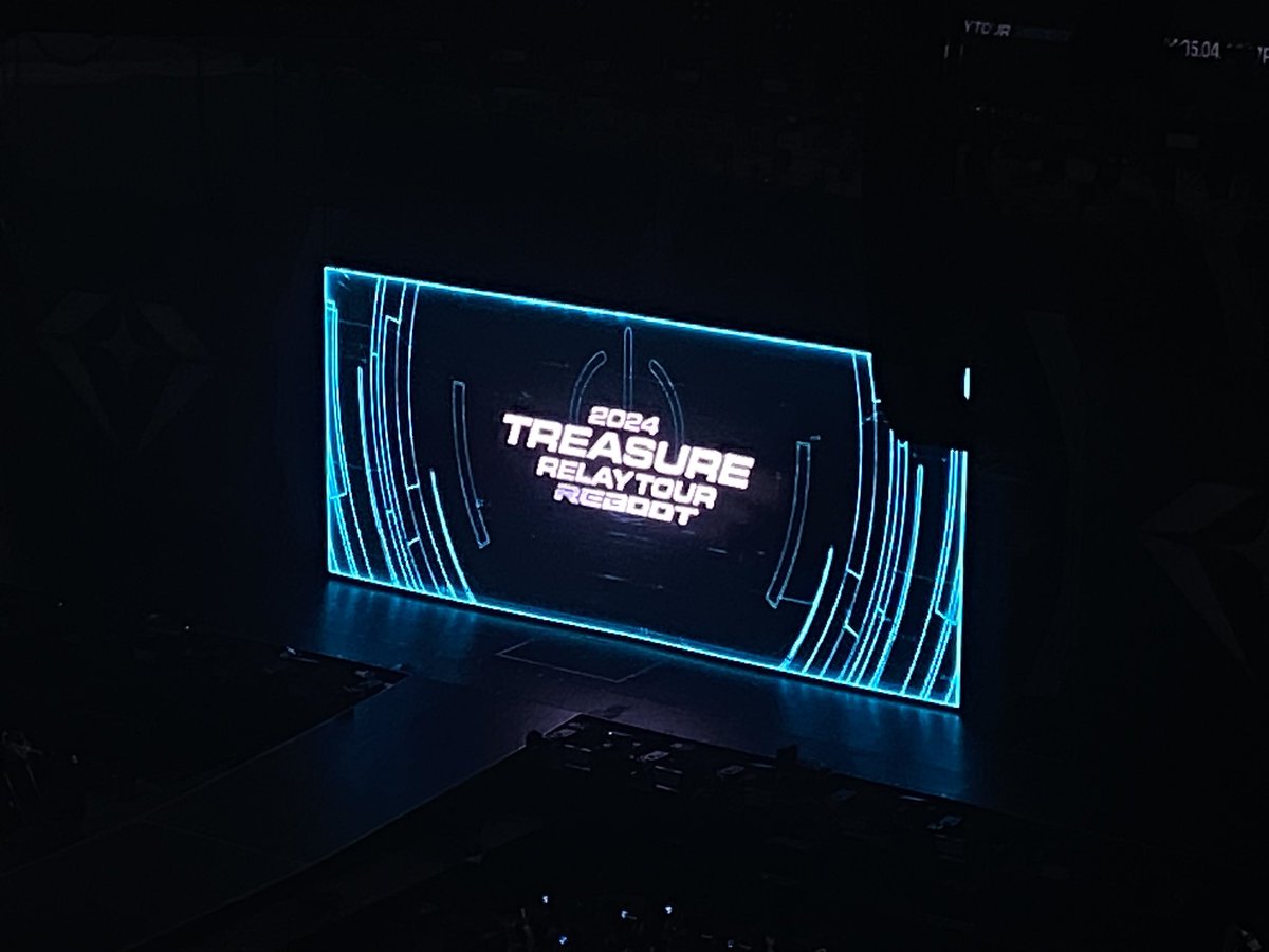 j000rds's tweet photo. Soooo happy to see and watch @treasuremembers again 💙💙💙

#TREASURE_REBOOT_IN_MANILA 
#TREASUREinManila https://t.co/HTxqJByNQj