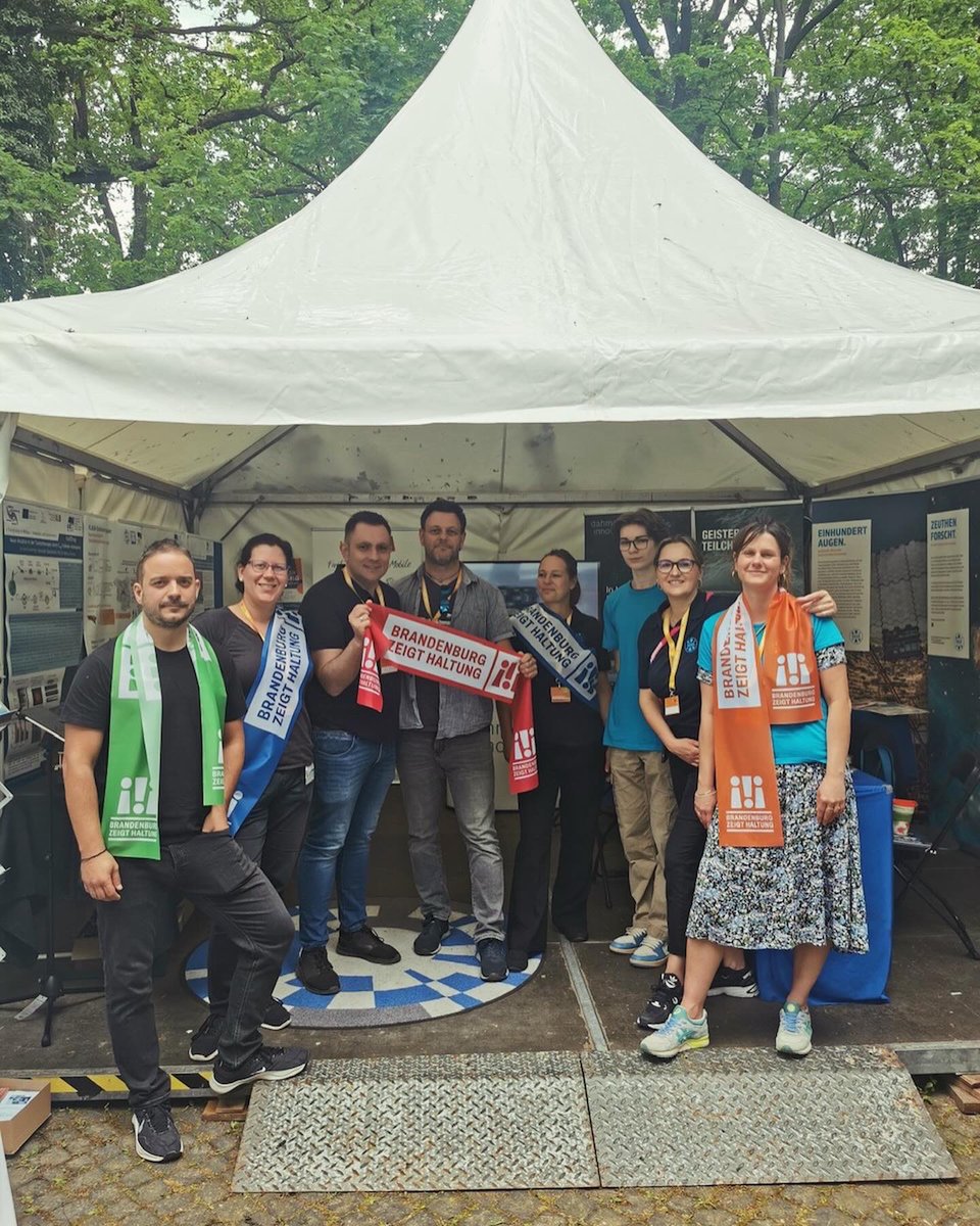 desy's tweet photo. Heute fand in Potsdam der #PTDW statt - wir waren mit dem Technologie- und Wissenschaftsnetzwerk dahme_innovation und der TH Wildau im Forschercamp dabei mit Forschungsprojekten aus den Bereichen Medizin, Mobilität, Biochemie und Astrophysik und Angeboten für den Nachwuchs https://t.co/Sn8lz37t16