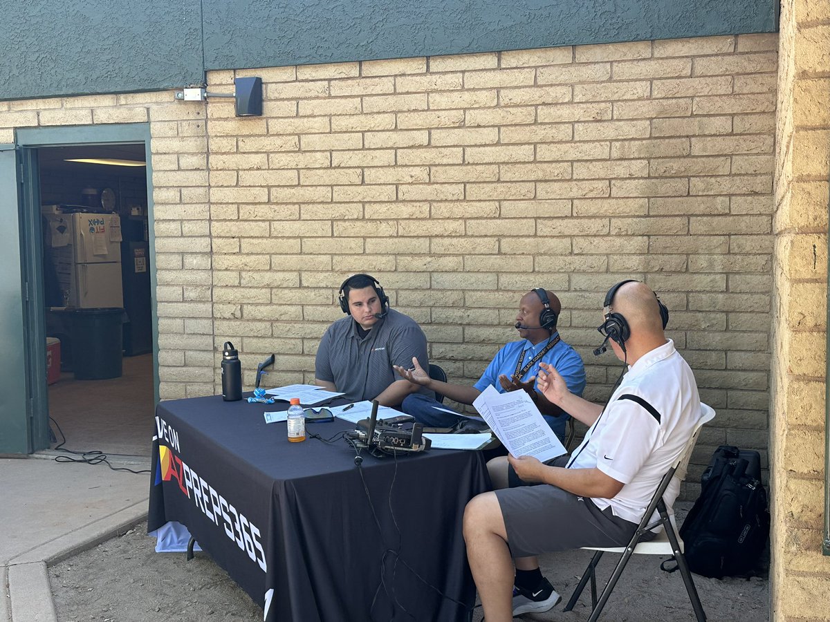 It’s a big @AZPreps365 Saturday. Starting with our outstanding radio team broadcasting live from Papago Softball Complex. Catch them live on 1580 The Fanatic. @AZPreps365Jose @ZachAlvira