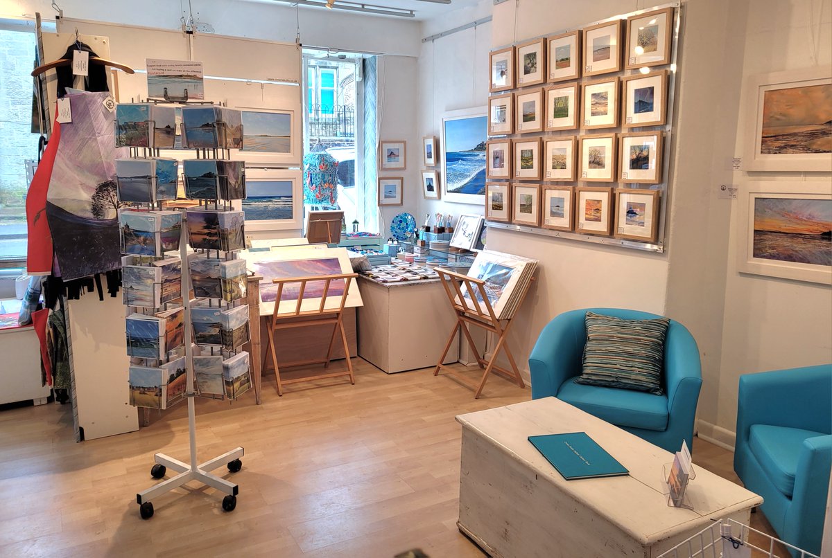 Morning everyone! Happy Bank Holiday vibes from Rothbury, Northumberland. If you're in the area, Crown Studio Gallery will be OPEN tomorrow, BH Monday 11am-5pm. Come see what's new. #EarlyBiz #UKGiftHour #UKGiftAm #SmartSocial #SundayFringe #CraftBizParty