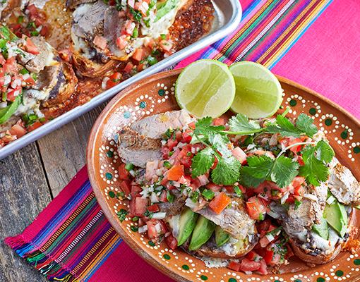 A mollete — a traditional Mexican open-faced sandwich — can be filled with almost anything. This recipe for Carne Asada Molletes uses flank steak, black beans, chipotle powder & more! Tasty & simple, this meal is sure to satisfy a hungry bunch 😋 Recipe: spr.ly/6014b058A