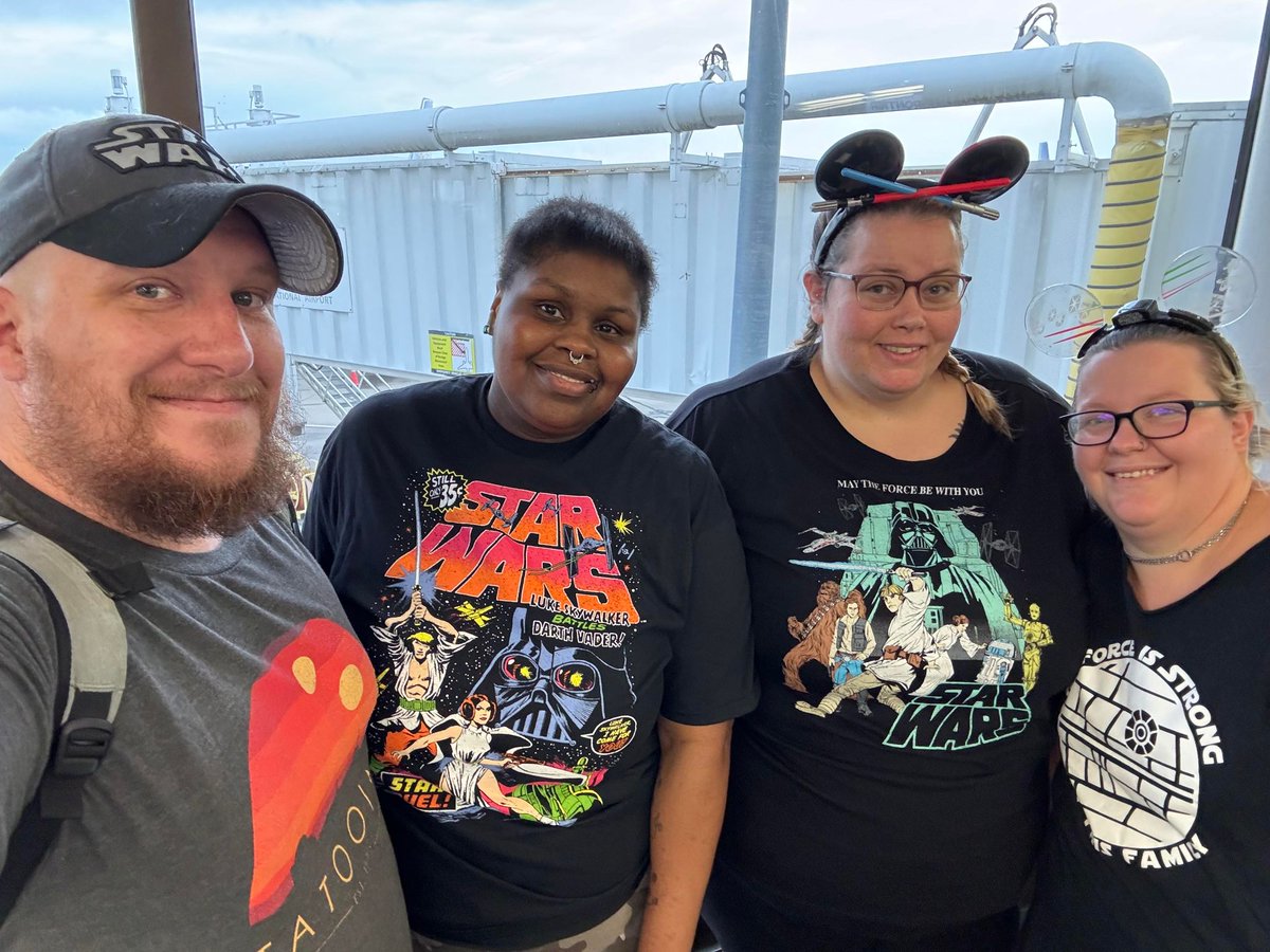 May the Fourth be with you! ✨ Looks like our passengers are getting into the Star Wars spirit! #Maythe4th #StarWars