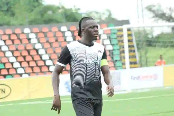 Popular stand-up comedian, Bowoto Jephthah, popularly known as Akpororo has scored a Hat-Trick for his NLO club, Roro FC
While he is the owner of the club, Akpororo is a registered player of the club.