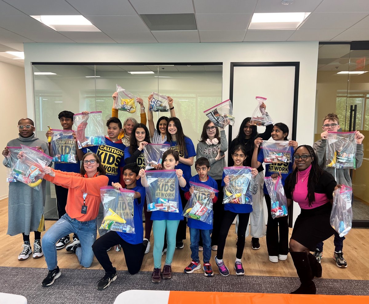 On Take Your Child to Work Day, Leadiant Biosciences put their kids to work for a good cause! They organized 60 snack bags and 60 toiletries bags for us to distribute to our community. 

#TakeYourChildToWorkDay #CommunityImpact #GivingBack