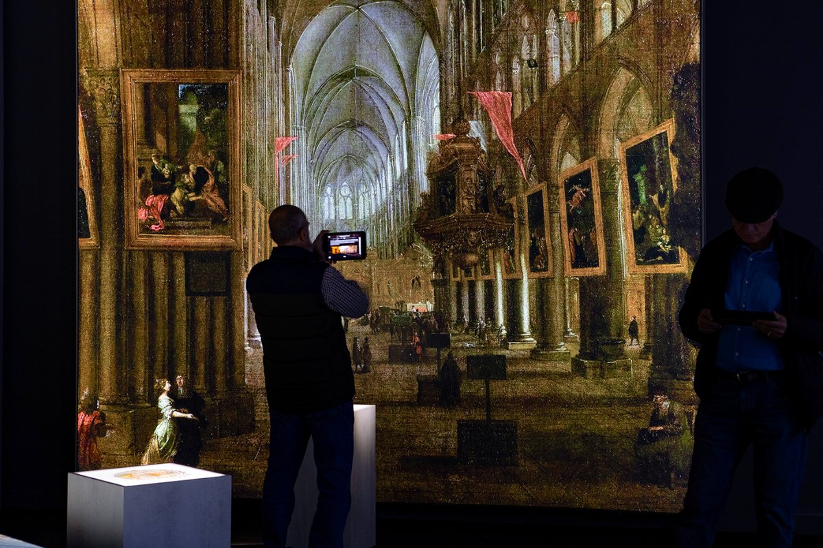 🏛️ Descubre “Notre-Dame de París. La exposición aumentada”, una muestra que incluye imágenes históricas, esculturas, vídeo-instalaciones y murales en 3D con los que adentrarse en los 850 años de historia de Notre-Dame.

Entradas ➡️​ bit.ly/notredame_cc 

📷​ Miguel Rosón