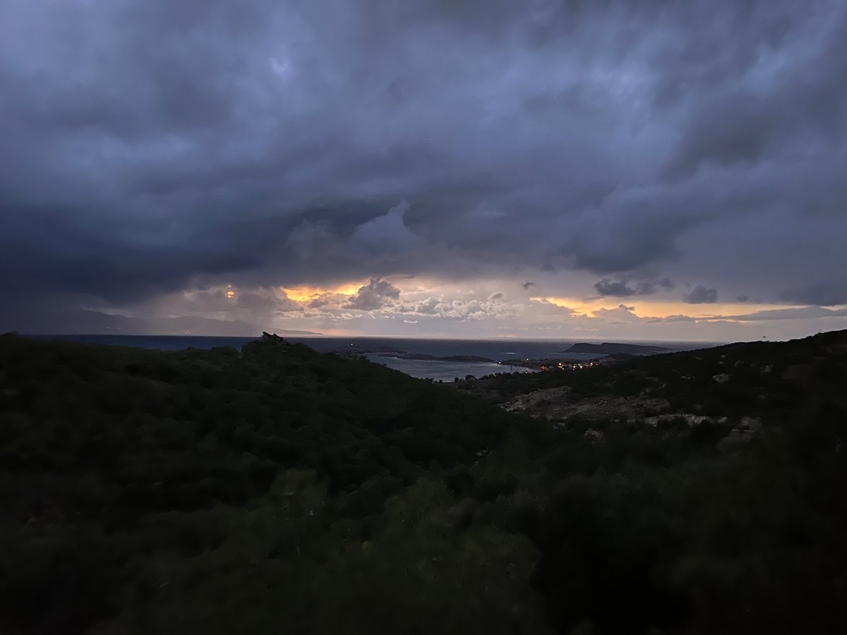 N• (@nslihannur) on Twitter photo 