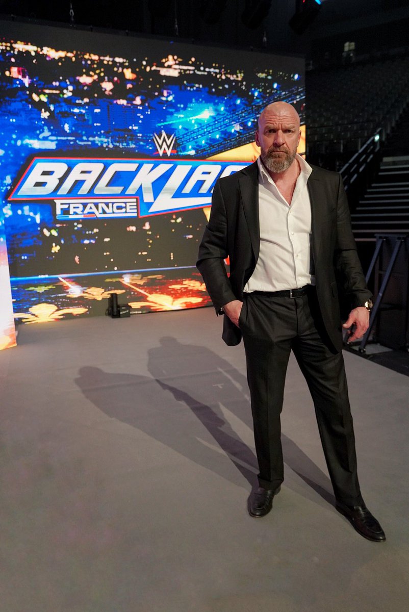 In one hour, we show Lyon-Décines what a @WWE Premium Live Event is all about. So, @WWEUniverse in France… Êtes-vous prêts?

 #WWEBacklash France streams live from @LDLC_Arena at a special start time of 1pm ET on @peacock.