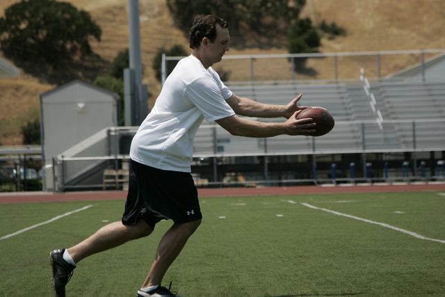 How to punt a football -  Pro punter Nick Harris demo stepping pattern