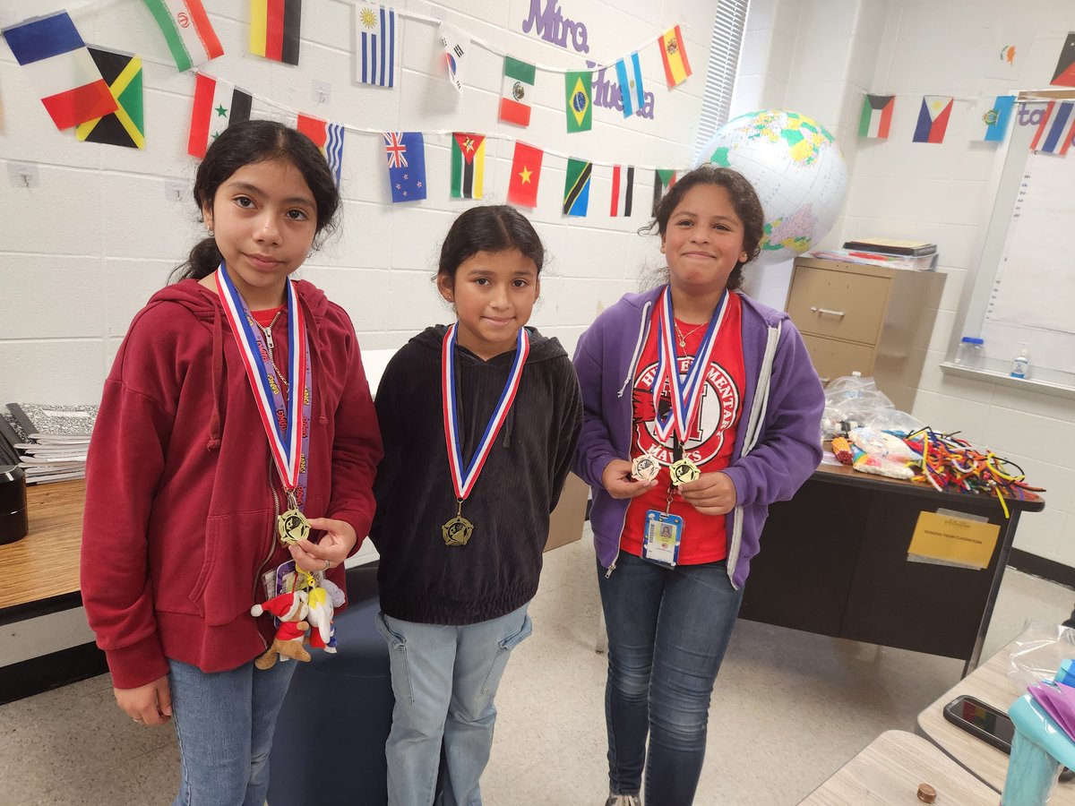 @HarrisES_AISD and @Hill_AISD #girl engineers took 1st place #DesignABucketTower Challenge in @AldineISD #DayofDesign! @KCtheAP @DrAnnHill1 @SADubberke @BakerDana2424 @STARS_902