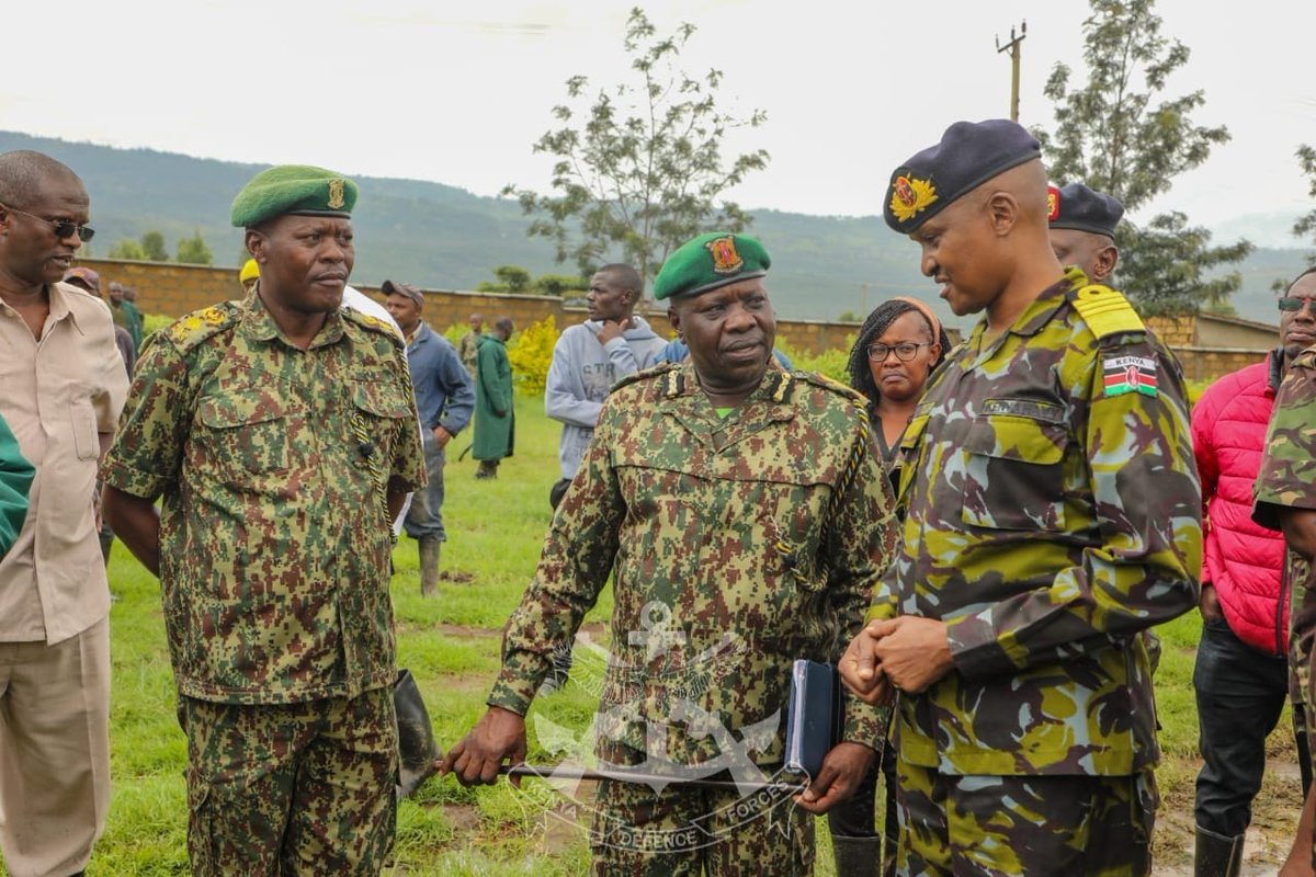 CDF Gen Charles Kahariri today visited the Mai Mahiu Disaster Recovery Center to assess the ongoing multi-agency efforts following recent flash floods that led to the loss of lives, displacement of people and destruction of infrastructure. bit.ly/4dnBkeP
