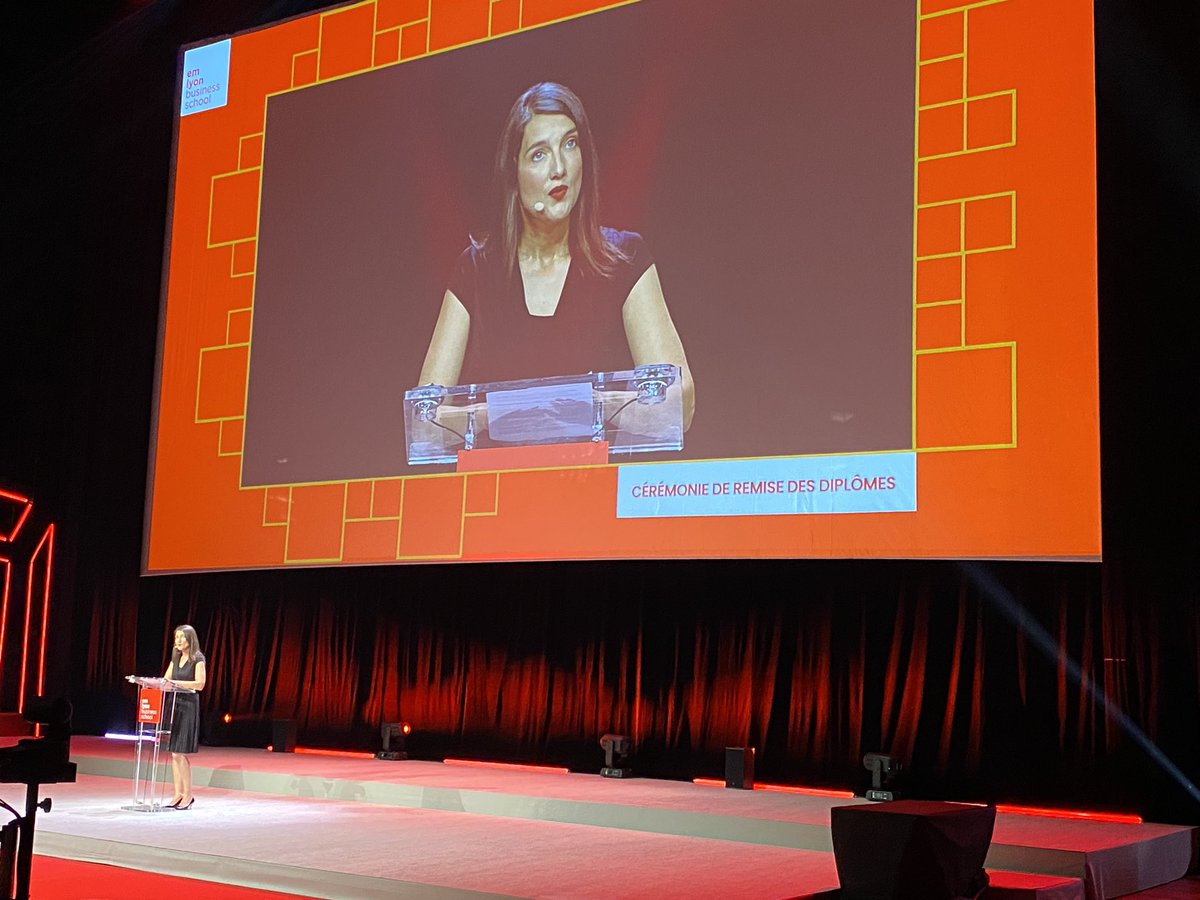 Lucie Constant, pour la Fondation emlyon : 'Vous ouvrez maintenant une nouvelle phase de votre vie. Je vous souhaite le meilleur pour ces prochaines années qui vont, sans aucun doute, être intenses et structurantes pour votre avenir.' #emlyongraduate