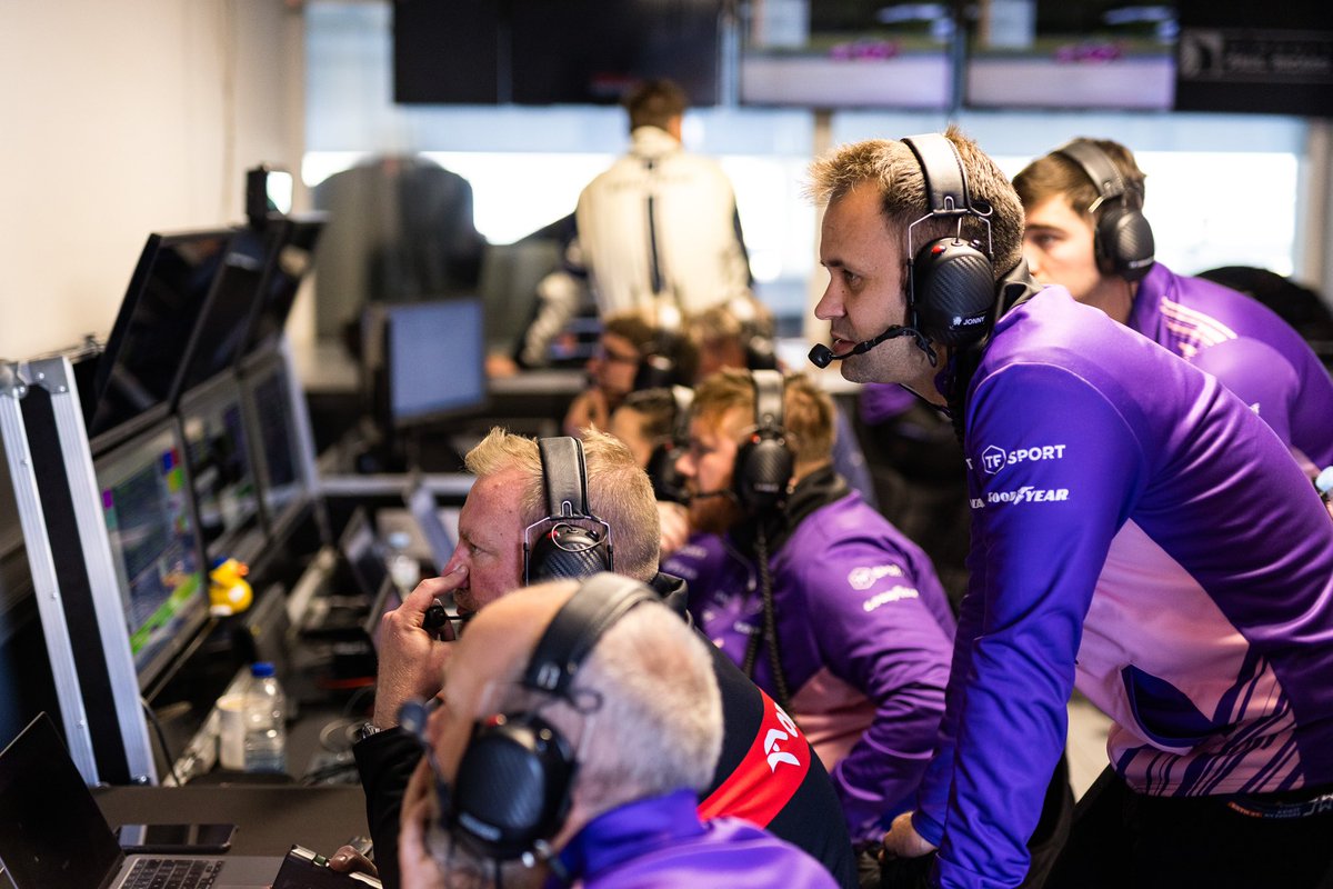 Making gains with every run. 

P7 after a great effort by Martin in qualifying, and a top job by Grid Motorsport <a href="/OfficialTFSport/">TF Sport</a>. We can definitely make some moves from there tomorrow.

#4hlecastellet up next 🔜 

#elms #europeanlemansseries #astonmartin #amr #vantage