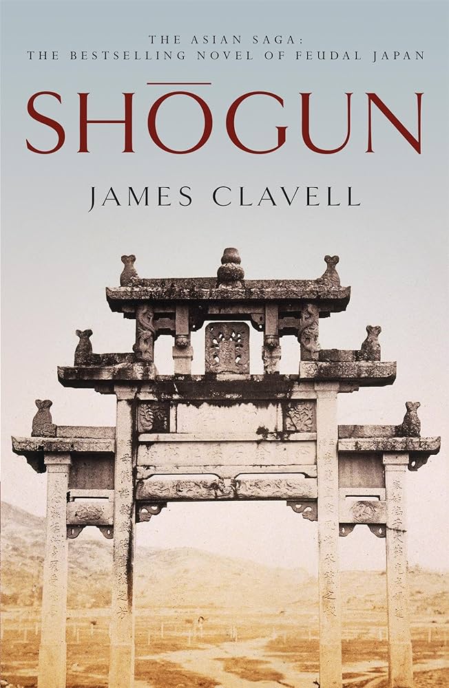 Shogun, la novela de James Clavell es un libro increíble que nos da una visión sobre el Japón feudal y porque el país no cayó presa en el colonialismo europeo.  Ahora vamos por la serie.