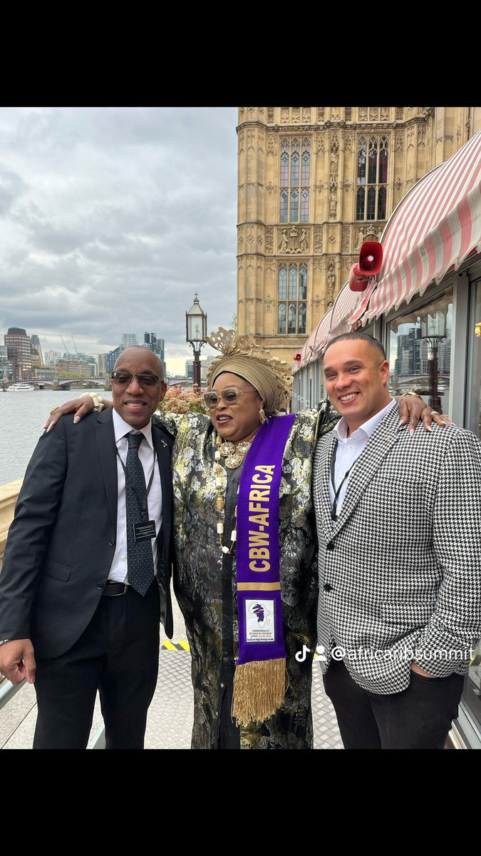 ACSIS Chairman David F. Roberts stealing a photo op with ACSIS presenters, President of the Commonwealth Businesswomen-Africa, Ngozi Oyewole and CEO of UOCEAN Chris Desai at the Leaders Without Borders event at the House of Lords. #AfriCaribSummit2024 #Sustainability #Investment