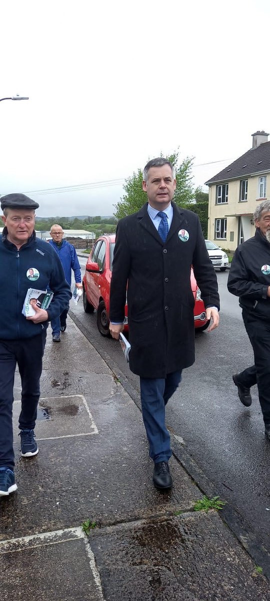The weather wouldn’t dampen the spirits of those we met on the doors today in Donegal Town with Cllr Noel Jordan. They want change from FF & FG and want Sinn Féin to deliver that change. We are ready - locally, nationally & in Europe Let’s do this together.👊 #ChangeStartsHere