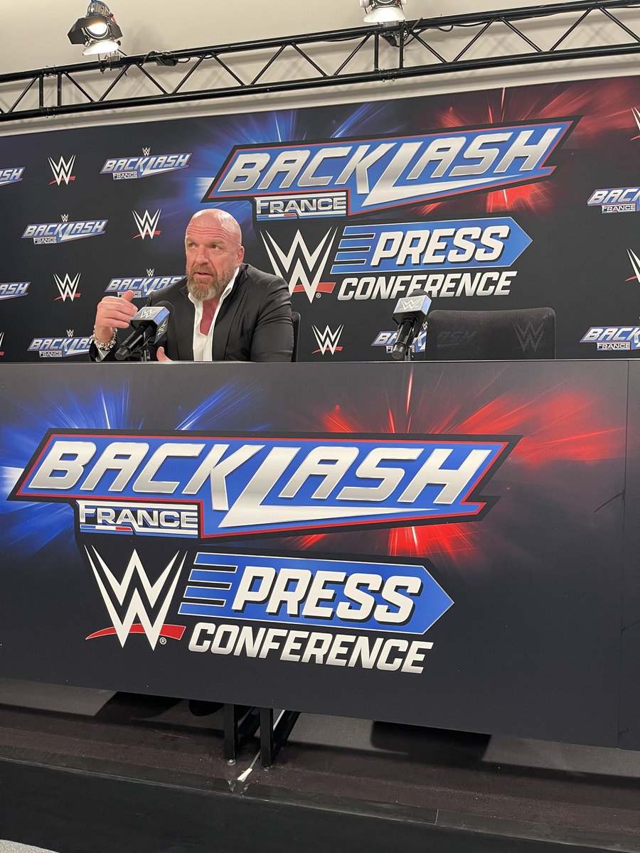 🗣️ Triple H : « Au milieu du show, j’ai reçu un message de Nick Khan (président de la #WWE) qui disait 'stade'. C’est tout ce que vous avez besoin de savoir » #WWEBacklash