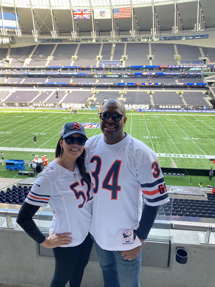 Early polling, who’s joining us in London for the Bears game this season!? We went in 2019 and it was lit! 🐻⬇️