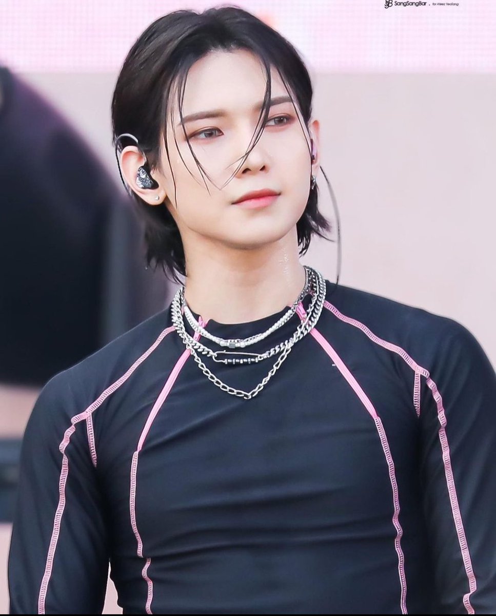 If <a href="/SunKenjiVT/">Kenji 🐒</a> like Felix sm i wonder what his thought on Yeosang are?🤔