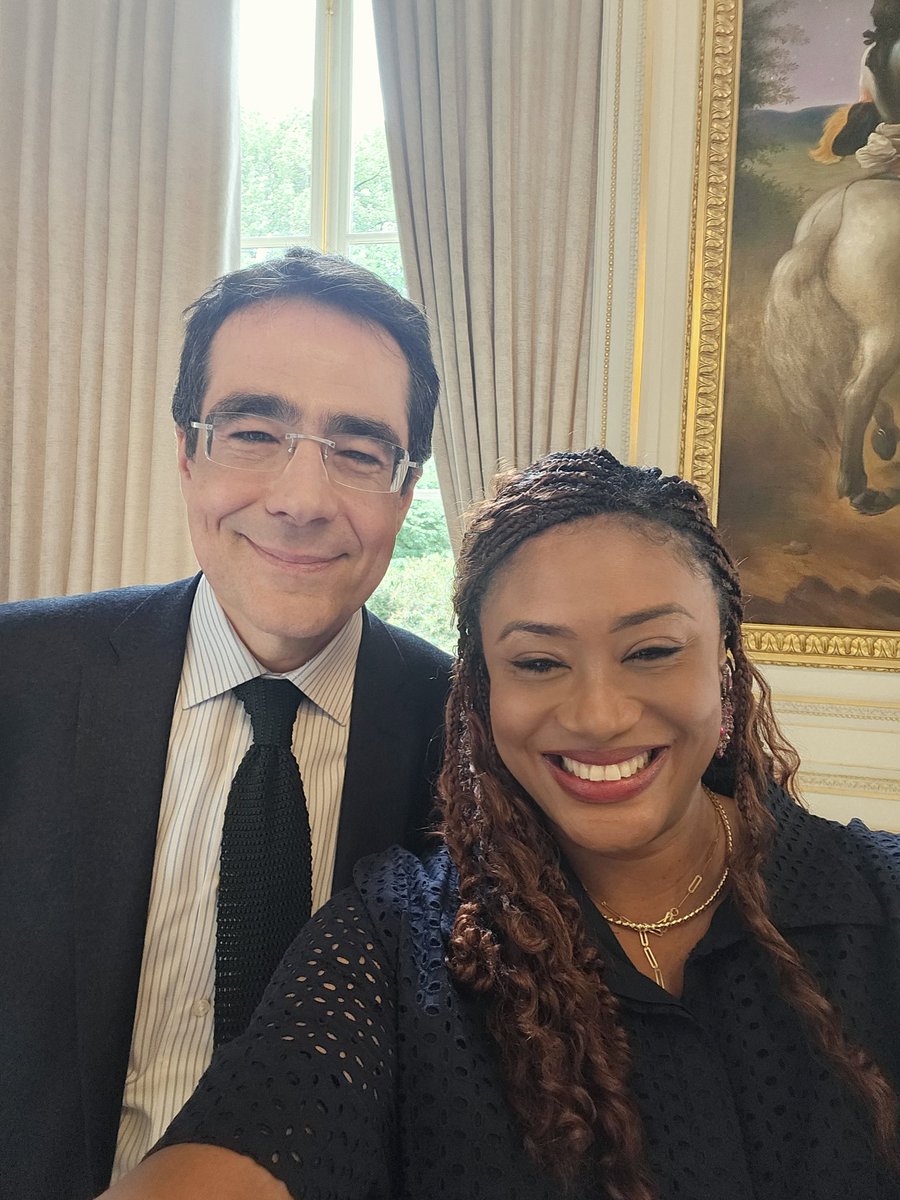 La mission de Félix Tshisekedi au sommet de l'état était de vivre ses rêves. Càd voyager partout comme Magellan et prendre des photos. Et il a contaminé sa porte-parole <a href="/TinaSalama2/">Tina Salama</a> . RD Congo mawa.😭😭😭