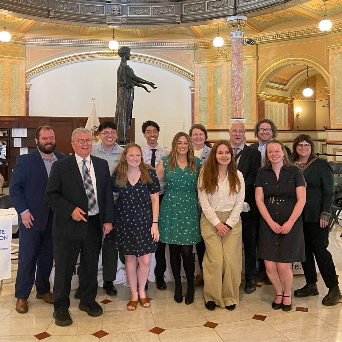 🔔 Legislative Update! Some important pieces of the Illinois Environmental Legislative Agenda continue to move through the legislative process. We had some key wins this week! See how we're progressing this session: ilenviro.org/2024-environme…