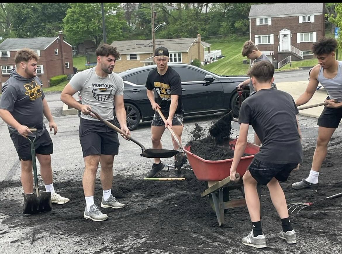 Jummers_32's tweet image. More Than a Game! Tackle the Community! #SpartanPride