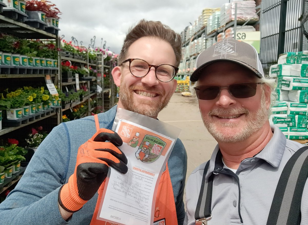 Today, we celebrate one of our newest Garden Dept team members...
Congratulations, Drew, on your very first "Homer" award! Many more to come...thank you for all that you do! 👏🏆