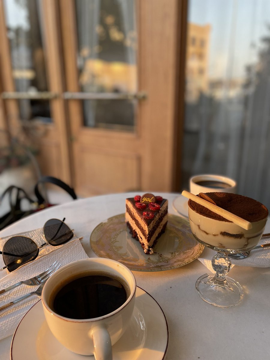 randa_1992_'s tweet photo. المرُ كان فـِ القهوه  ، والحلو كان ب عينيه..🤎 https://t.co/lA0D3BYtyn