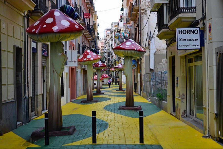 Mushroom buildings on Alicante 😍