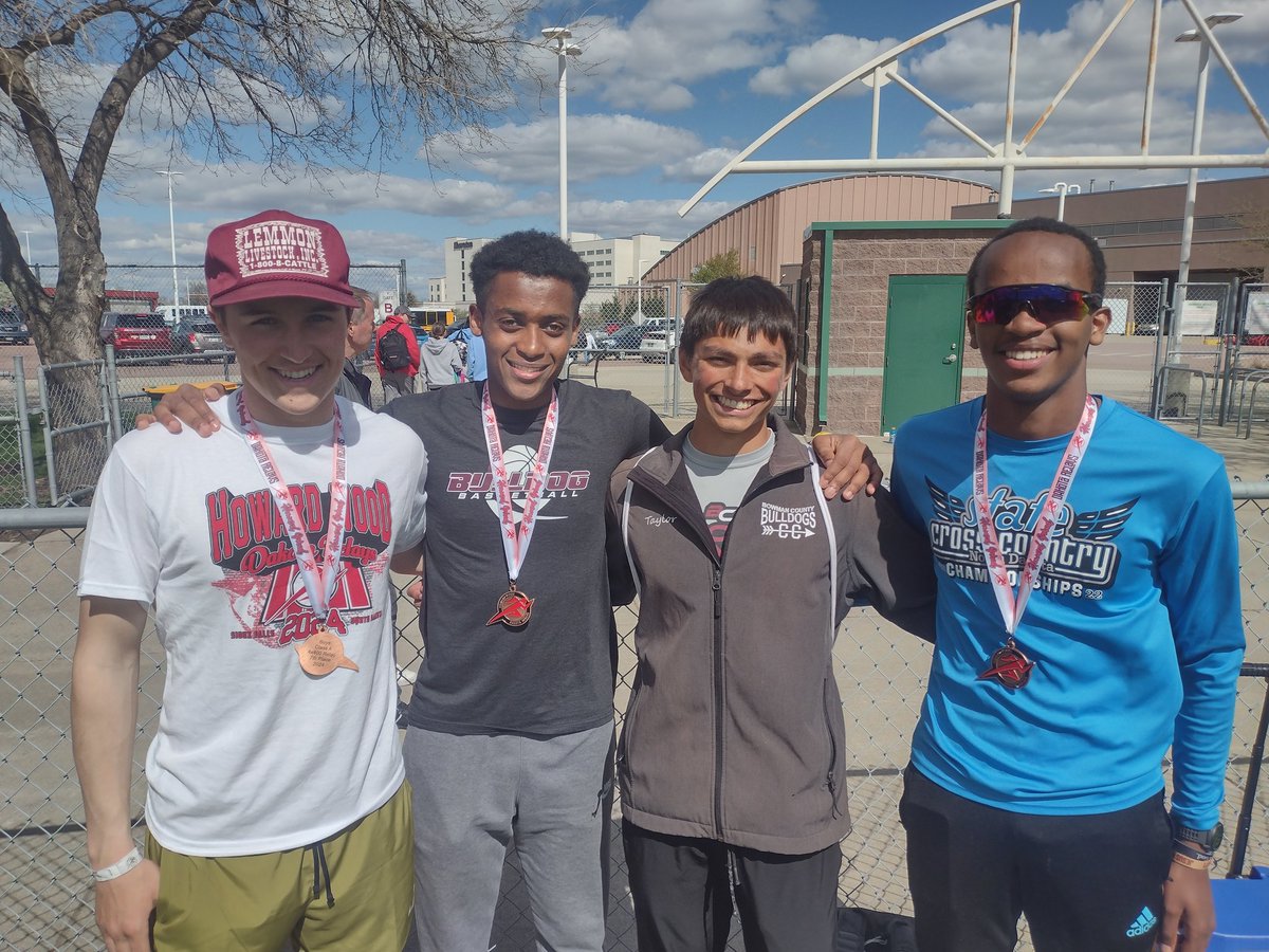 Congrats to Jonah Njos, Noah Njos, Taylor Wanner, & Gavin Lambourn who finished in 7th place in the 1600m relay at the Howard Wood Dakota Relays in a time of 3:35.48.  Great job gents!