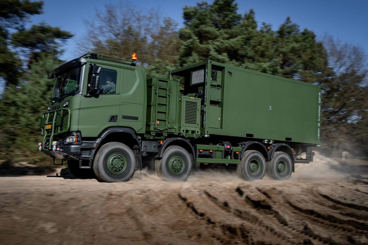 2017de Holland Ordusu 2037 adet Scania Gryphus 5 ve 10 tonluk kamyon sipariş vermişti.4x4,6x6 ve 8x8 konfigürasyondaki araç siparişi daha sonra 3065 adete çıkarıldı.7 yıllık süre sonunda tamamlandı ve kamyonların tümü Hollanda Kraliyet Ordusuna teslim edildi.Lojistik hayatidir.