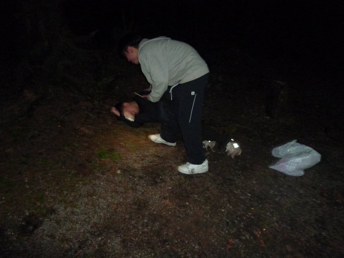 AllenVo4's tweet photo. Fell to my knees, do not drink. https://t.co/9Ac3yN6sEK