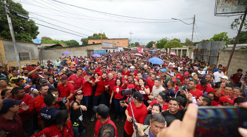 Cabello: La oposición quiere disfrazarse del pueblo al que han excluido #SomosEspírituPatriótico vtv.gob.ve/cabello-oposic…