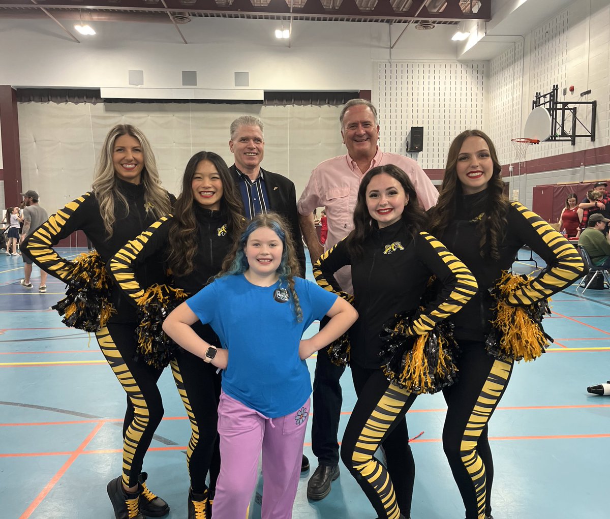 Supporting Riley 💛

After undergoing a heart transplant at Sick Kids, this young girl was inspired to raise funds for @SickKidsVS to give back 🏥 

TDC enjoyed the opportunity to see the #Community + Mayor of Brantford rally to support one of their own!

#Ticats
