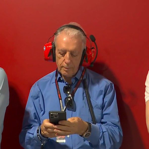 saraandf1's tweet photo. “ciao adrian, puoi venire a maranello a mangiare i i tortellini e a progettare la macchina per il nostro amato charles?
baci, nonno piero” https://t.co/XQeoM9MFqk