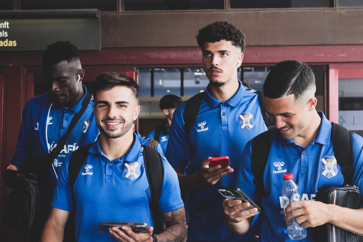 🛬 Recién aterrizados en Lanzarote, concentrados en el objetivo ⚪🔵. #CanteraCDT @CDTOficial #YoSoyElTenerife